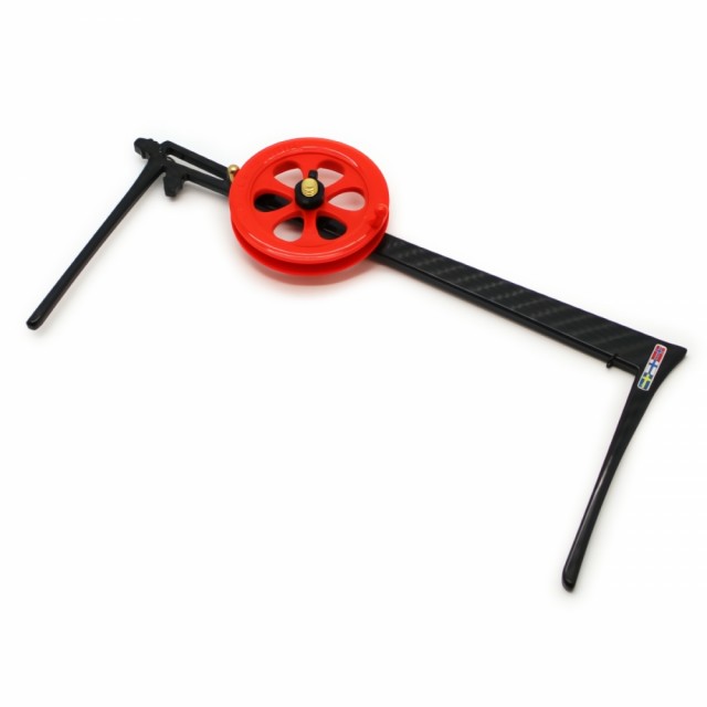 Utskåret i 4mm karbonplate med et godt lag klarlakk.